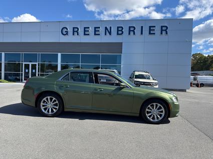 2018 Chrysler 300 Lewisburg WV