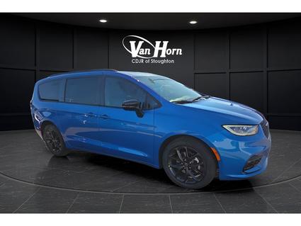 2026 Chrysler Pacifica North Stoughton WI