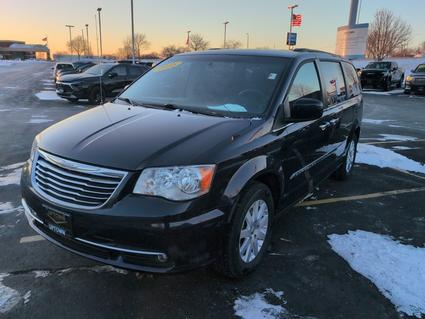 2016 Chrysler Town & Country Slinger WI