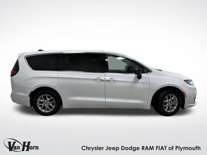 2024 Chrysler Pacifica Plymouth WI