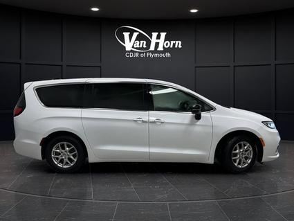 2024 Chrysler Pacifica Plymouth WI