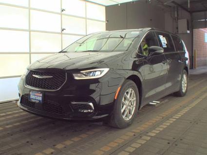 2025 Chrysler Pacifica Devil's Lake ND