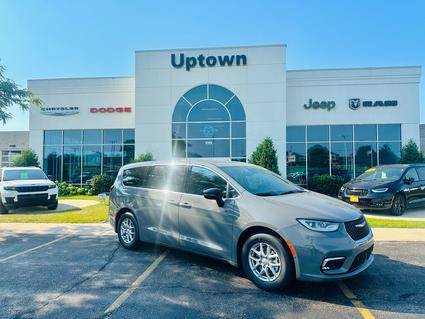 2025 Chrysler Pacifica Slinger WI