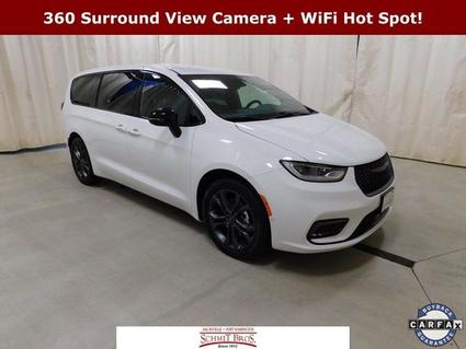 2026 Chrysler Pacifica Saukville WI