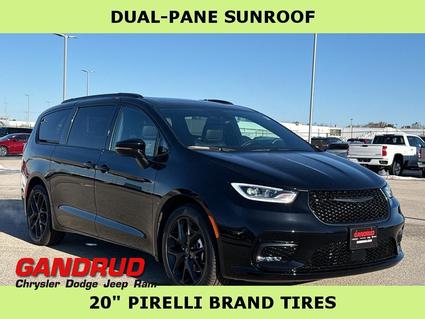 2026 Chrysler Pacifica Green Bay WI