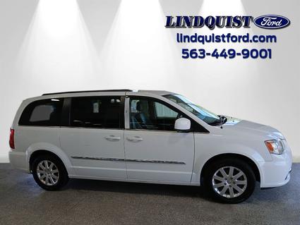 2016 Chrysler Town & Country Bettendorf IA