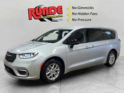 2024 Chrysler Pacifica Hazel Green WI