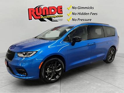 2026 Chrysler Pacifica Hazel Green WI