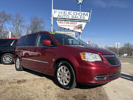 2016 Chrysler Town &amp; Country Topeka KS
