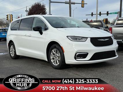 2024 Chrysler Pacifica Milwaukee WI