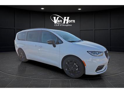 2026 Chrysler Pacifica North Stoughton WI