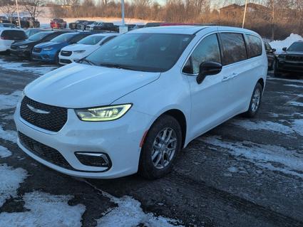 2026 Chrysler Pacifica Slinger WI
