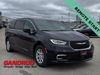 2026 Chrysler Pacifica Green Bay WI