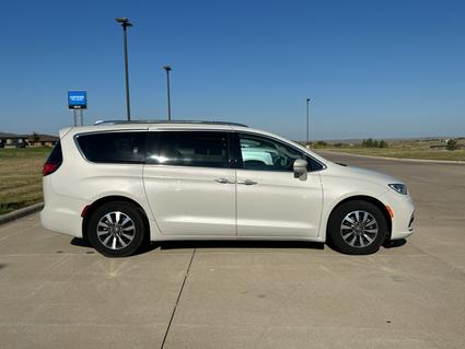 2021 Chrysler Pacifica Pierre SD
