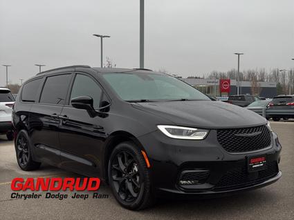 2024 Chrysler Pacifica Green Bay WI
