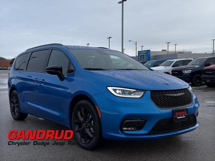 2026 Chrysler Pacifica Green Bay WI