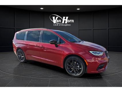 2026 Chrysler Pacifica North Stoughton WI