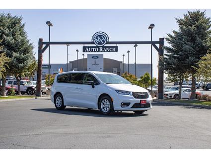 2026 Chrysler Pacifica Mountain Home ID