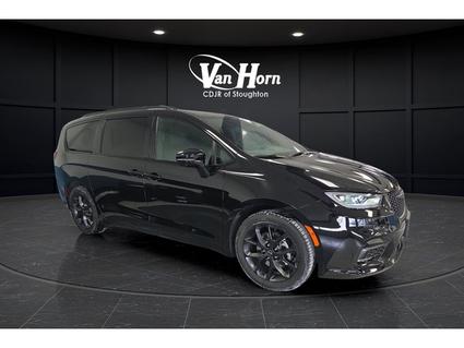 2026 Chrysler Pacifica North Stoughton WI