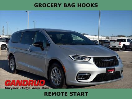 2026 Chrysler Pacifica Green Bay WI