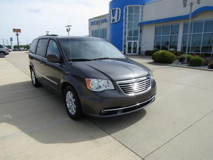 2016 Chrysler Town & Country Effingham IL