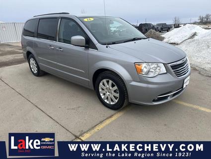2016 Chrysler Town & Country Devils Lake ND