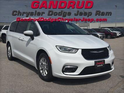 2023 Chrysler Pacifica Green Bay WI