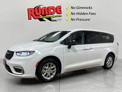 2024 Chrysler Pacifica Hazel Green WI