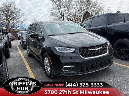 2025 Chrysler Pacifica Milwaukee WI