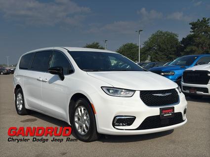 2025 Chrysler Pacifica Green Bay WI
