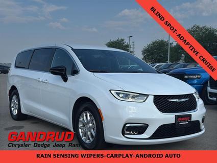 2025 Chrysler Pacifica Green Bay WI