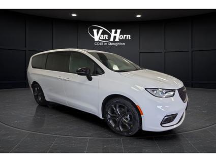 2026 Chrysler Pacifica North Stoughton WI