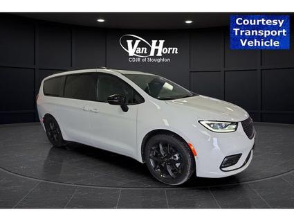 2026 Chrysler Pacifica North Stoughton WI