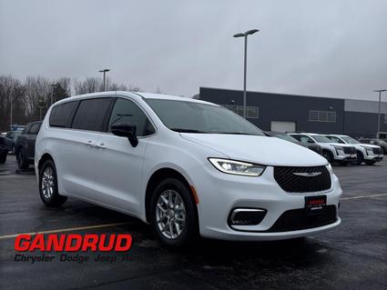 2026 Chrysler Pacifica Green Bay WI