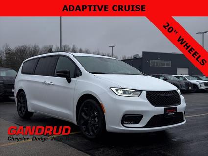 2026 Chrysler Pacifica Green Bay WI