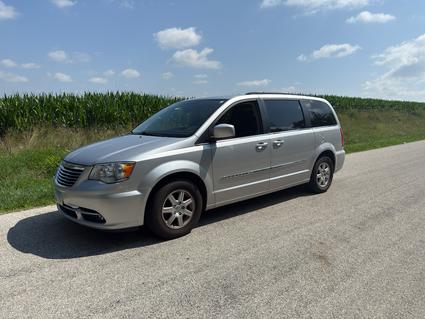 2012 Chrysler Town & Country Mendota IL