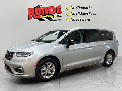 2024 Chrysler Pacifica Hazel Green WI