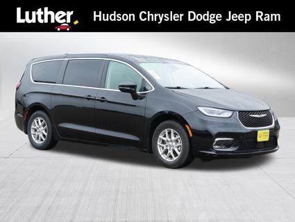 2024 Chrysler Pacifica Hudson WI