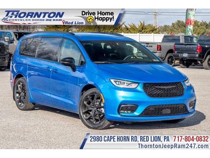 2026 Chrysler Pacifica Red Lion PA