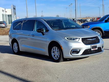2024 Chrysler Pacifica Staunton IL