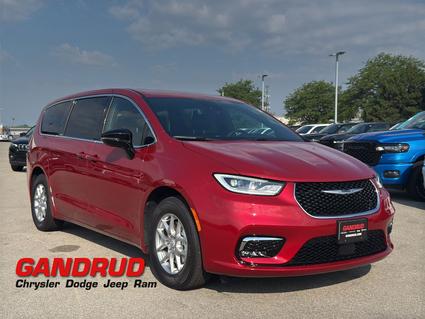 2025 Chrysler Pacifica Green Bay WI