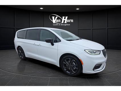 2026 Chrysler Pacifica North Stoughton WI