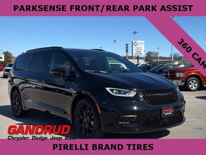 2026 Chrysler Pacifica Green Bay WI