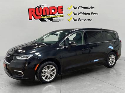 2023 Chrysler Pacifica Hazel Green WI