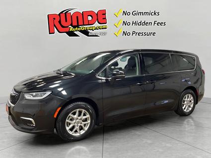 2023 Chrysler Pacifica Hazel Green WI
