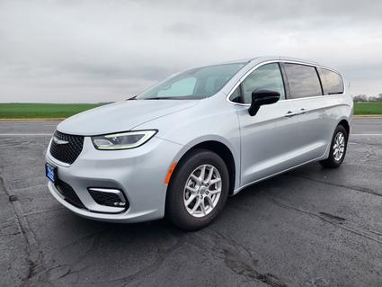 2024 Chrysler Pacifica Watseka IL