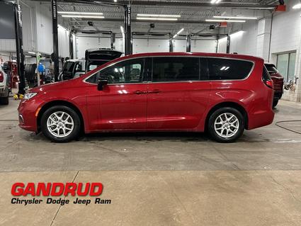 2025 Chrysler Pacifica Green Bay WI