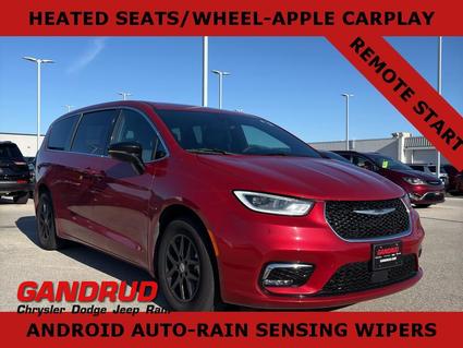 2025 Chrysler Pacifica Green Bay WI