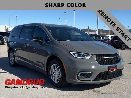 2025 Chrysler Pacifica Green Bay WI