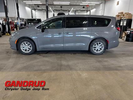 2025 Chrysler Pacifica Green Bay WI
